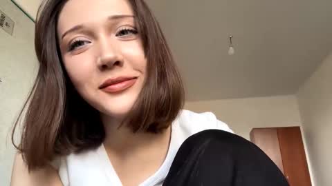 Snapshot of julianbatman chatting on 03/16/26, 11:03 Kira online show from 03/16/26, 11:03