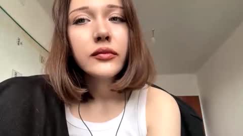 Snapshot of julianbatman chatting on 03/17/26, 09:12 Kira online show from 03/17/26, 09:12