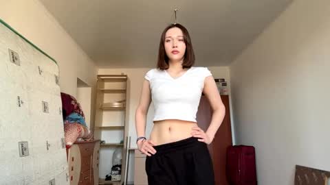 Snapshot of julianbatman chatting on 03/27/26, 08:26 Kira online show from 03/27/26, 08:26