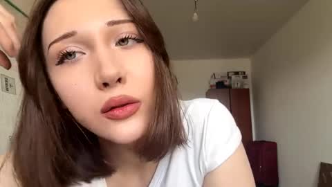 Snapshot of julianbatman chatting on 03/28/26, 08:14 Kira online show from 03/28/26, 08:14