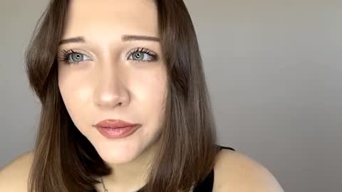 Snapshot of julianbatman chatting on 04/16/26, 12:50 Kira online show from 04/16/26, 12:50