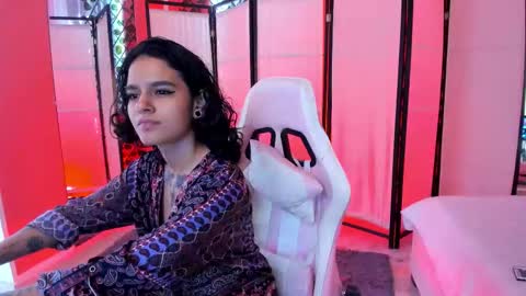 julianne_7 online show from 02/07/26, 09:29