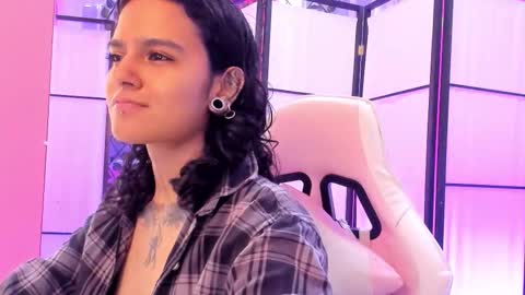 julianne_7 online show from 02/11/26, 08:25