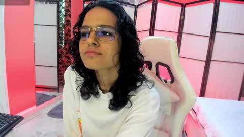 julianne_7 online show from 02/24/26, 09:13