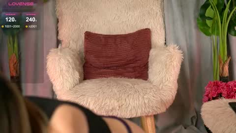 Snapshot of juliarichard chatting on 09/11/25, 05:29 Julie online show from 09/11/25, 05:29