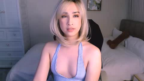 juliarichards online show from 12/04/25, 01:15