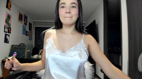 Snapshot of julidavila chatting on 12/03/24, 12:24 Jeimy Help me to reach 100 thumbs up online show from 12/03/24, 12:24