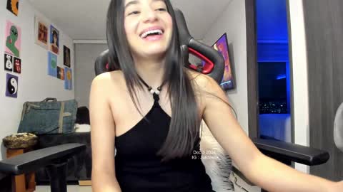 Snapshot of julidavila chatting on 12/04/24, 01:36 Jeimy Help me to reach 100 thumbs up online show from 12/04/24, 01:36