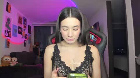 Jeimy Help me to reach 100 thumbs up online show from 03/06/26, 12:07