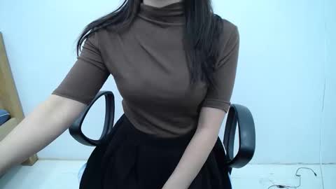 Snapshot of julie9x chatting on 11/21/25, 07:34 julie9x online show from 11/21/25, 07:34