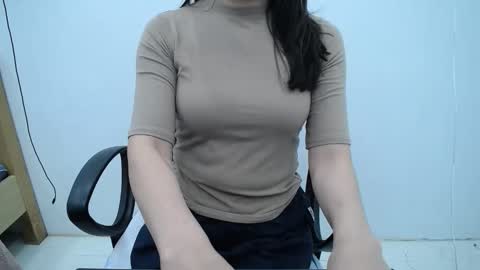 Snapshot of julie9x chatting on 11/30/25, 09:19 julie9x online show from 11/30/25, 09:19