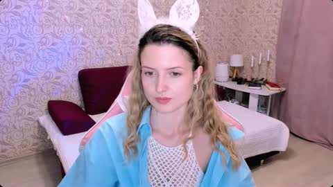 Julie online show from 12/21/24, 06:55