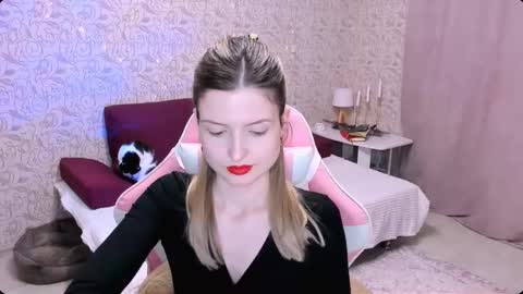 Julie online show from 01/10/25, 04:20