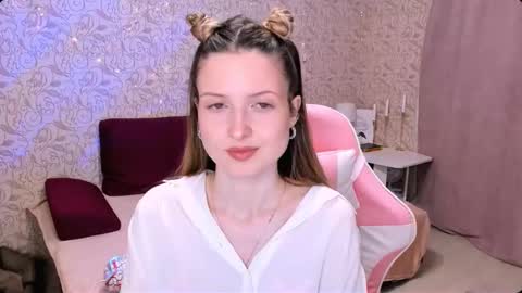 Julie online show from 02/18/25, 03:43