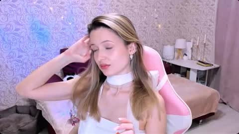 Julie online show from 03/02/25, 06:51