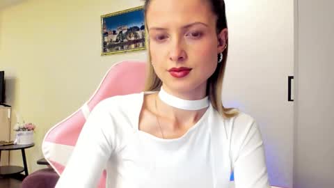 Julie online show from 10/15/25, 03:56