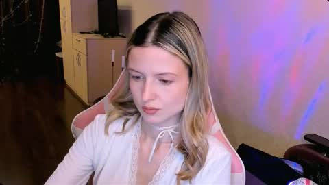 Julie online show from 01/07/26, 03:03