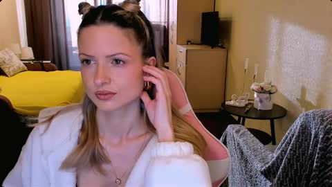 Julie online show from 02/20/26, 04:42