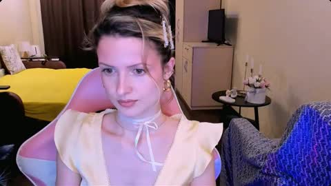 Julie online show from 03/03/26, 02:45