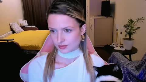 Julie online show from 03/18/26, 02:09