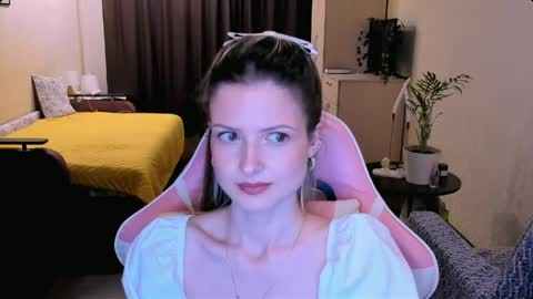 Julie online show from 05/19/26, 04:46