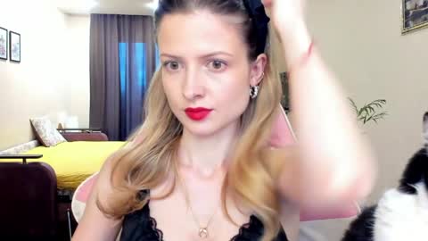 Julie online show from 06/02/26, 02:41