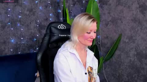 Snapshot of julie_lucasss chatting on 02/05/26, 09:47 Julie Lucasss online show from 02/05/26, 09:47