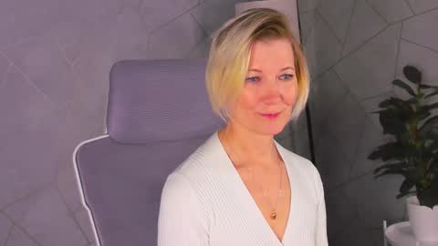 Julie Lucasss online show from 03/20/26, 12:48