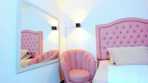 Snapshot of julieehabubu chatting on 09/19/25, 01:51 Julieehabubu online show from 09/19/25, 01:51