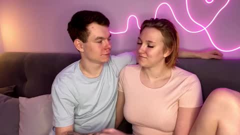 Snapshot of julielourens chatting on 10/13/25, 07:19 Julie and Thomas online show from 10/13/25, 07:19