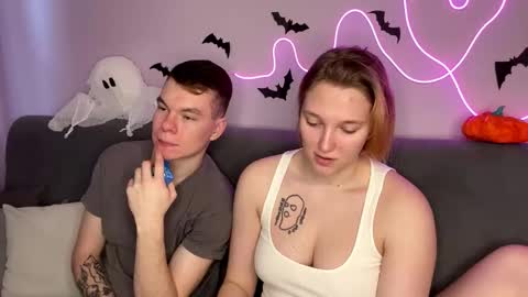 Snapshot of julielourens chatting on 11/01/25, 08:38 Julie and Thomas online show from 11/01/25, 08:38