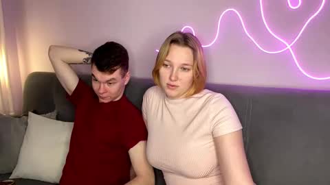 Snapshot of julielourens chatting on 11/08/25, 08:14 Julie and Thomas online show from 11/08/25, 08:14