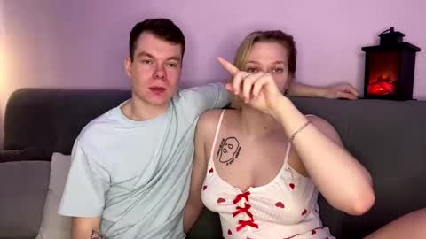 Julie and Thomas online show from 01/19/26, 07:23