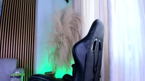 Julien online show from 05/06/26, 12:43