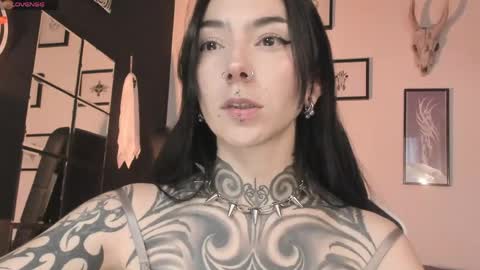 Snapshot of juliet_sourire chatting on 05/13/26, 03:53 juliet_sourire online show from 05/13/26, 03:53