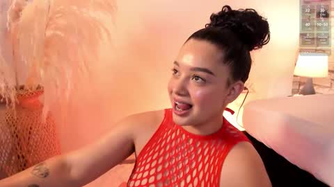 Snapshot of julieta_333 chatting on 11/24/25, 02:17 julieta_333 online show from 11/24/25, 02:17