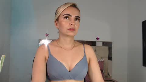 julieta__fox_ online show from 03/08/25, 02:12