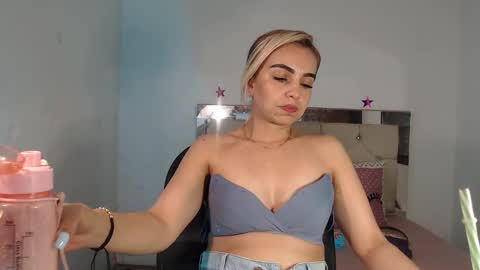 julieta__fox_ online show from 03/08/25, 05:38