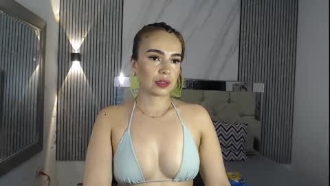 julieta__fox_ online show from 09/13/25, 02:22