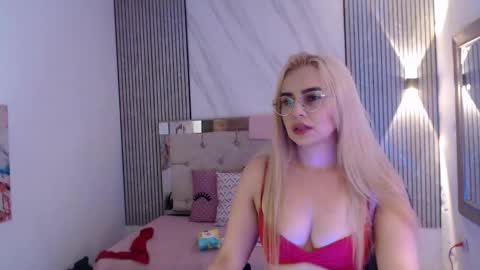 julieta__fox_ online show from 03/02/26, 02:03