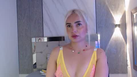 Snapshot of julieta__fox_ chatting on 07/13/26, 03:26 julieta__fox_ online show from 07/13/26, 03:26