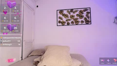 Juli online show from 12/19/24, 10:32