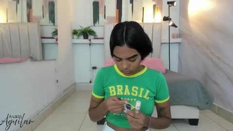 Juli online show from 11/20/25, 08:19