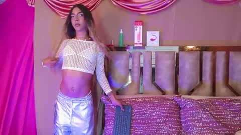 Snapshot of julieta_deluxe chatting on 02/23/26, 05:54 Julieta online show from 02/23/26, 05:54