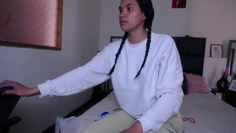 Snapshot of julieta_parker7 chatting on 02/17/26, 05:19 Julieta online show from 02/17/26, 05:19