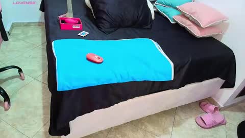 julieta_rose19 online show from 02/25/26, 01:26