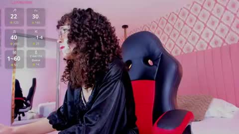 Snapshot of julieta_windsor chatting on 06/17/26, 12:18 JULIETA online show from 06/17/26, 12:18