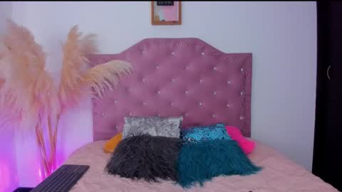 Julieth Gomez online show from 10/05/25, 03:49