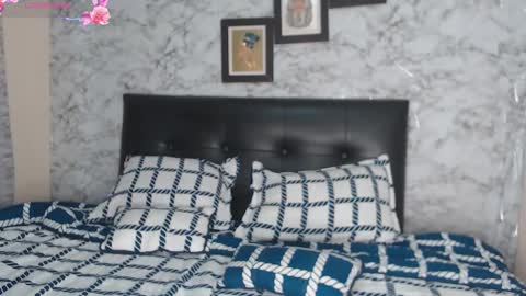 Snapshot of julietahazze_ chatting on 12/14/25, 03:23 Julietahazze online show from 12/14/25, 03:23