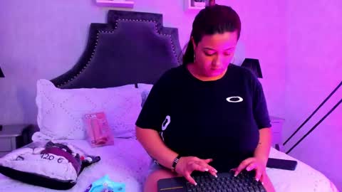 julietakane online show from 12/10/24, 03:30